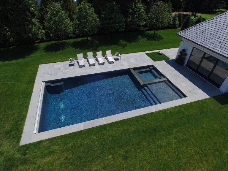 PISCINAS: saber elegir entre varias opciones.