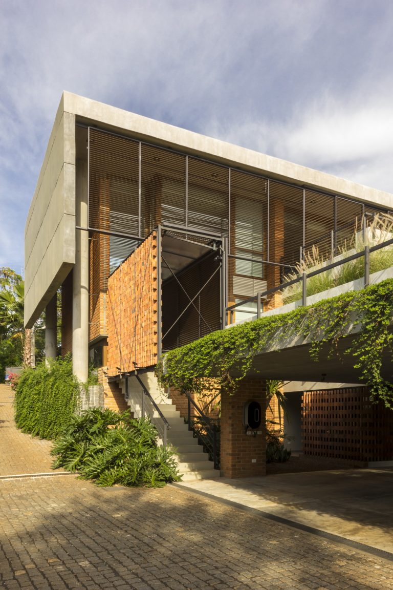 VIVIENDA 17-218 /m+ estudio de arquitectura y diseño