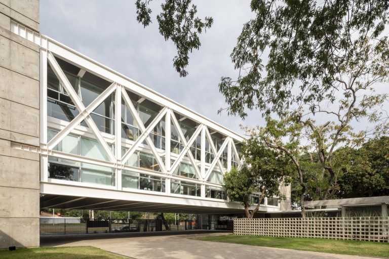 DUMOT Construcciones /Celebra 63 años inaugurando nueva oficina corporativa