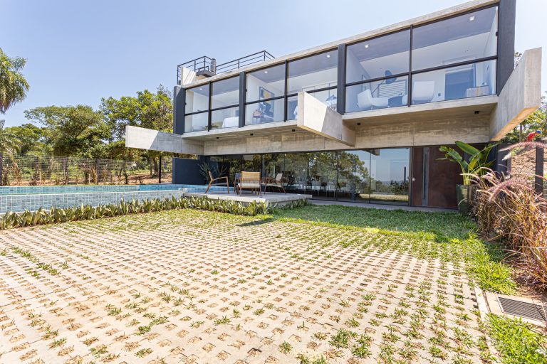 COLINAS DE LA SUIZA /Joel Soria + Viviana Andrada B.