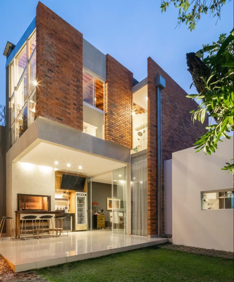 VIVIENDA COMANDANTE FRANCO /Sebastián Domaniczky + Asociados