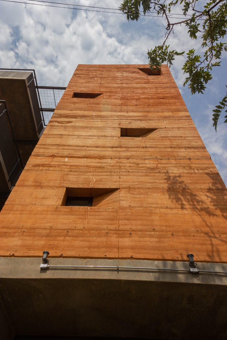 EDIFICIO VALOIS / Joseto Cubilla