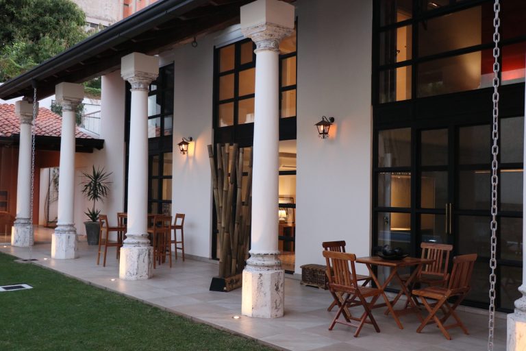 PALACIO INGRID /Restauración de una arquitectura rica en estilo e historia.