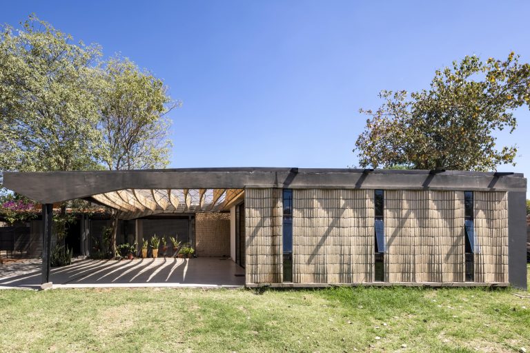 QUINCHO TÍA TECHI / Oficina de Arquitectura X