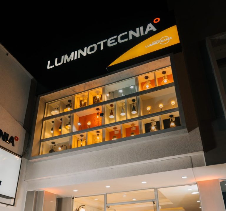 LUMINOTECNIA ILUMINA CAPIATÁ CON SU NUEVA APERTURA