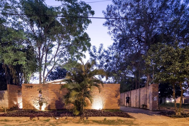 CASA EN SAN MIGUEL / NAVE + Marcos Martínez