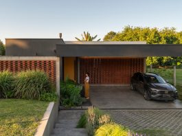 LA CASA DE LA PUERTA AMARILLA / Etéreo Arquitectos