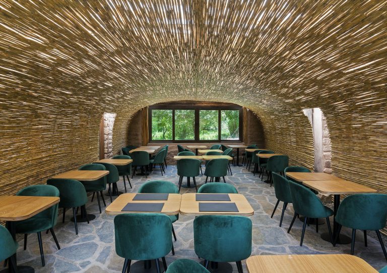 RESTAURANTE Q’ISA /Horizontal Arquitectos